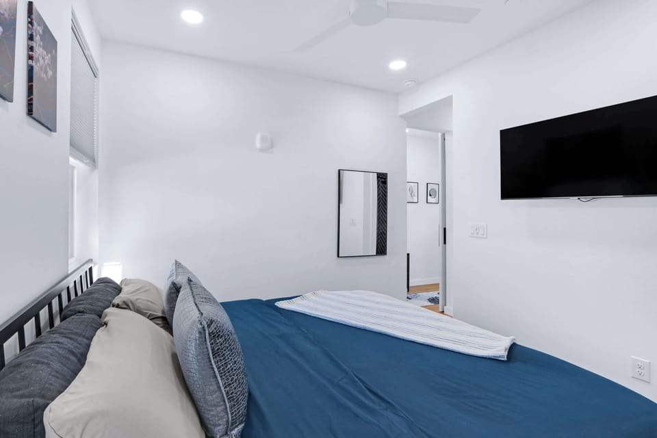 Condo, Multiple Beds, Balcony, City View (Rolling Wave at the Mercer) | 1 bedroom, individually decorated, individually furnished, free WiFi
