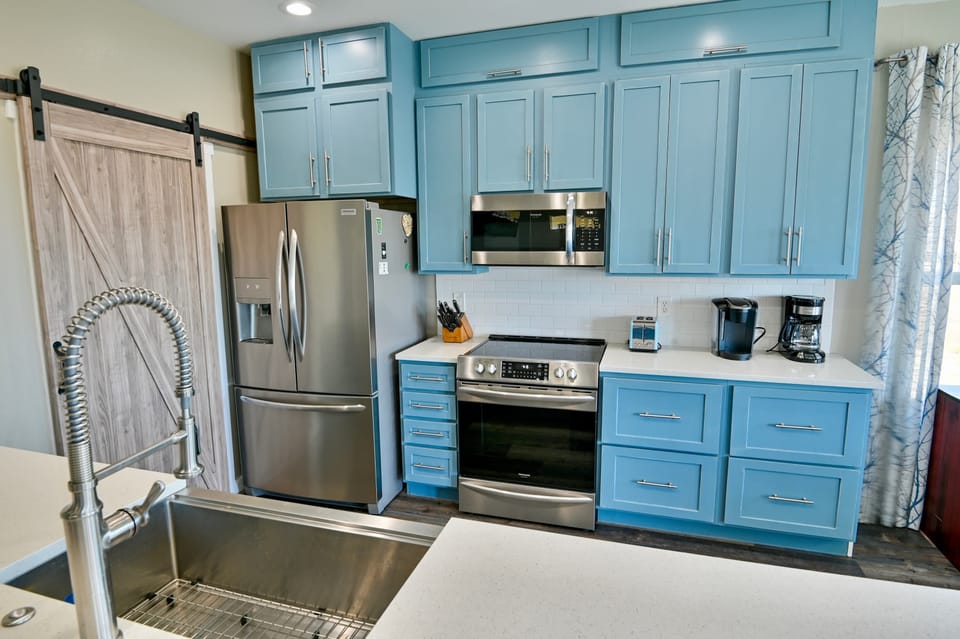House, Multiple Beds, Patio, Ocean View (A Wave From it All) | Private kitchen | Fridge, microwave, oven, stovetop