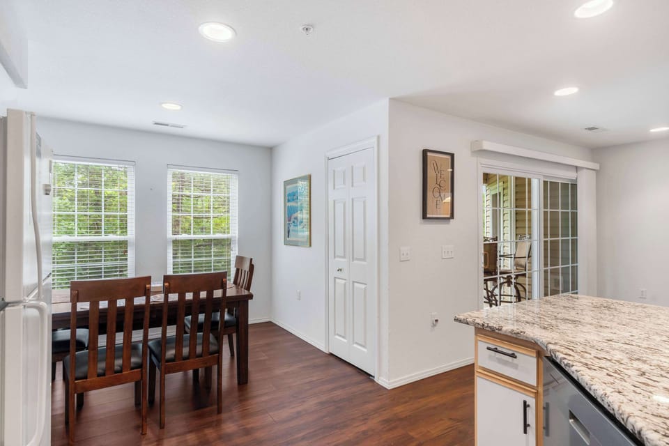 Condo, Multiple Beds, Patio (Lake Hideaway) | Dining