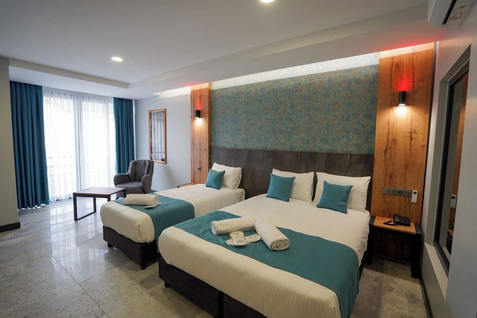 Standard Double or Twin Room, Pool View | Desk, laptop workspace, soundproofing, free WiFi