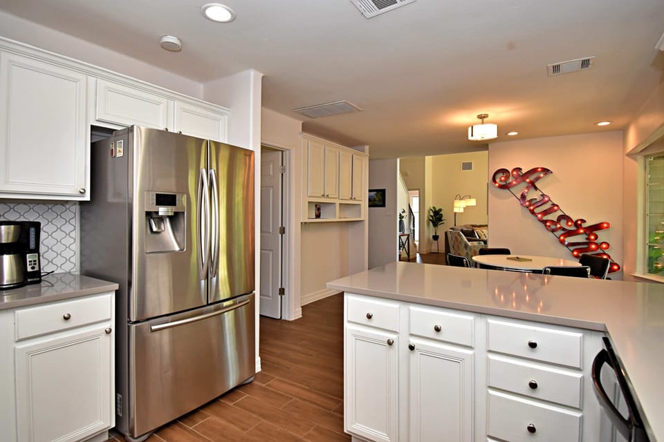 House, Multiple Beds, Patio, Garden View (Dreamy Dripping Springs) | Private kitchen | Fridge, microwave, oven, stovetop
