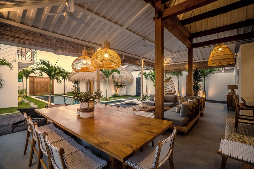 Villa, 6 Bedrooms, Private Pool | Dining room