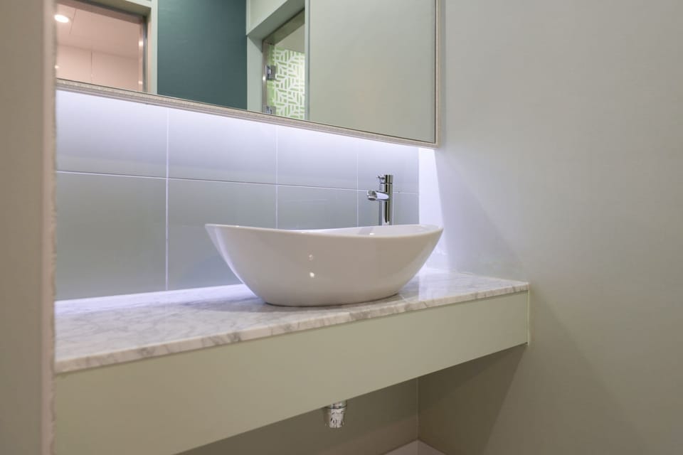 Premium Family Twin | Bathroom | Free toiletries, hair dryer, bathrobes, slippers