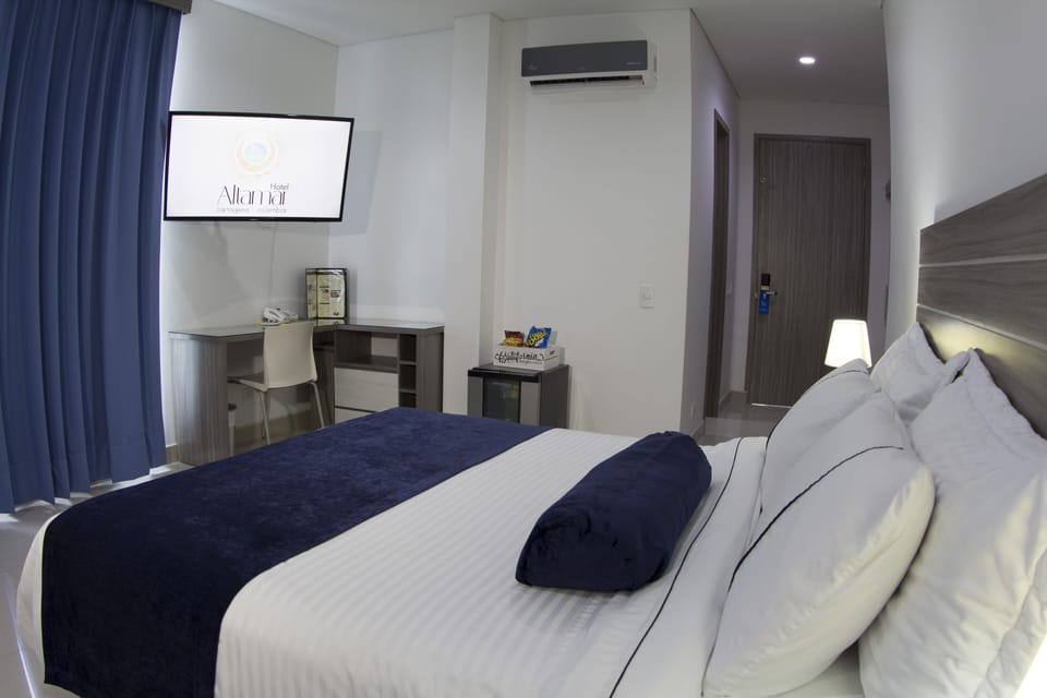 Minibar, in-room safe, desk, iron/ironing board