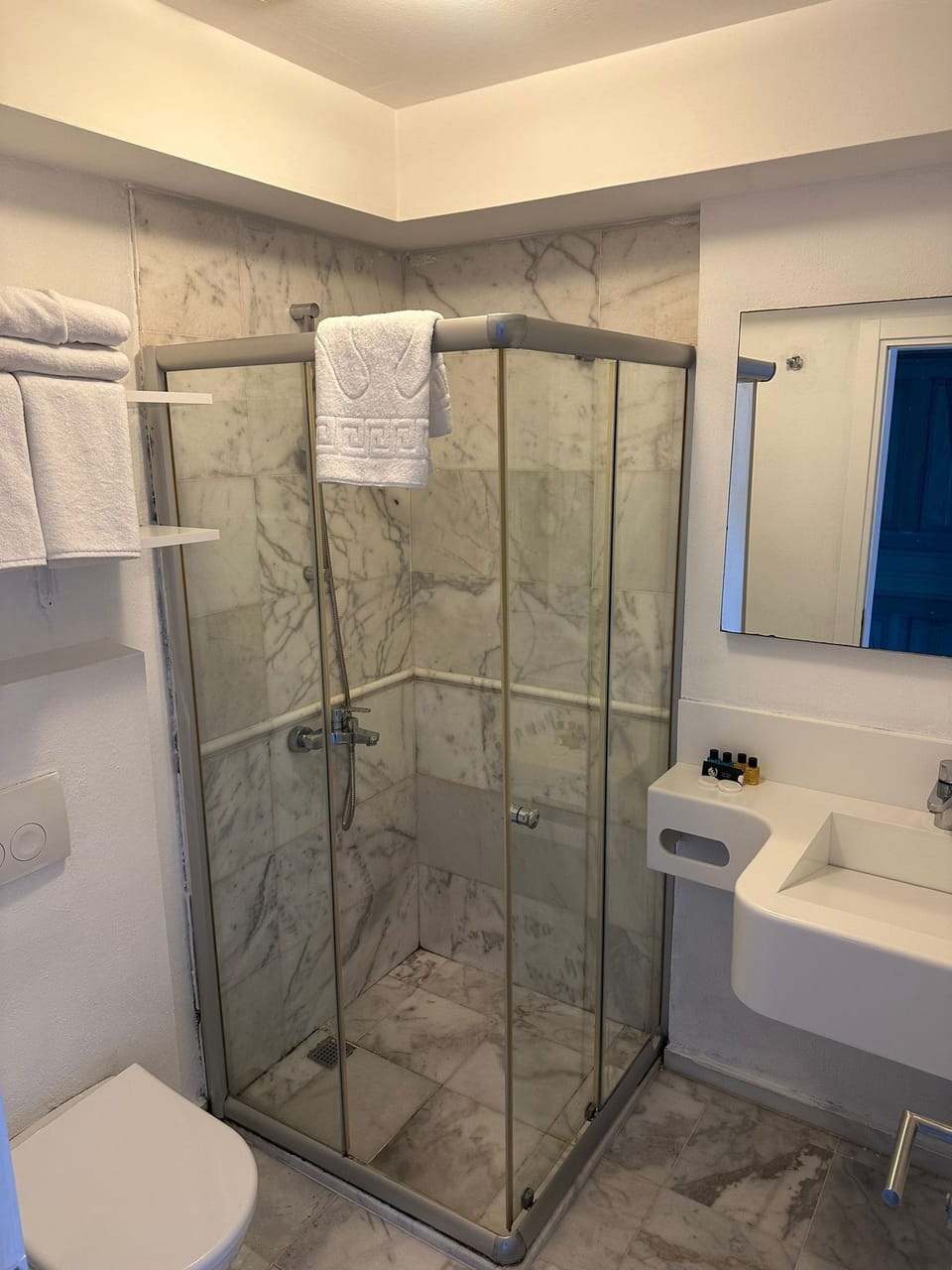 Economy Double Room | Soundproofing, iron/ironing board, free WiFi