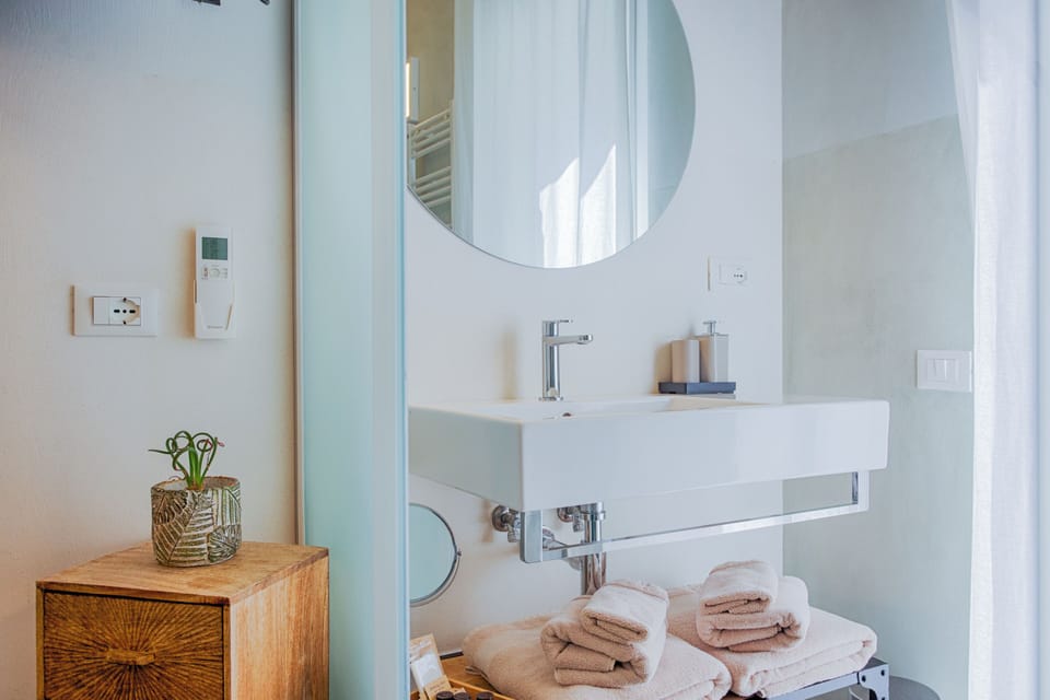 Design Double Room, Private Bathroom | Premium bedding, down comforters, memory foam beds, minibar