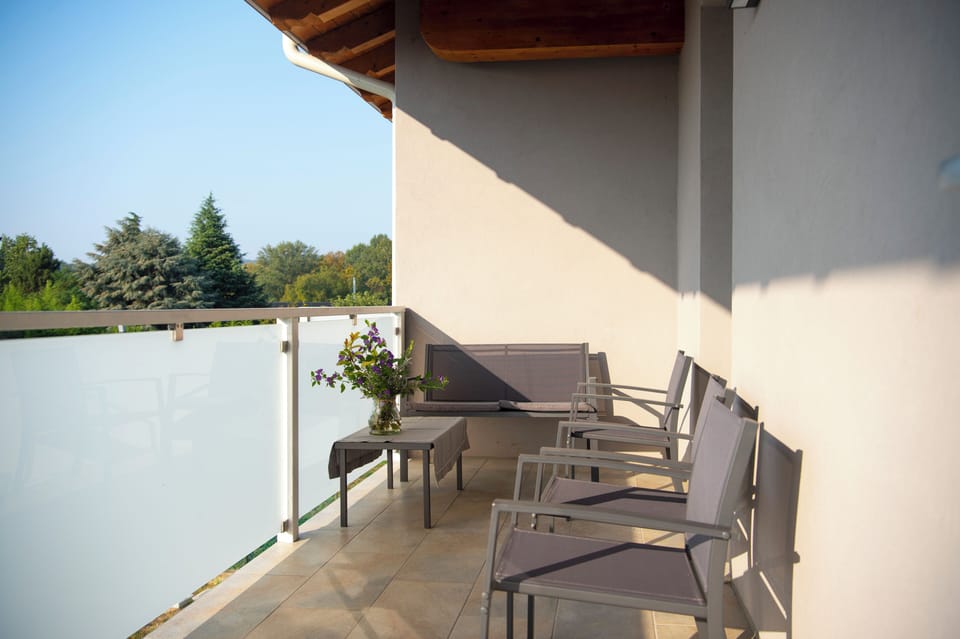 Family Room, Garden View | Terrace/patio