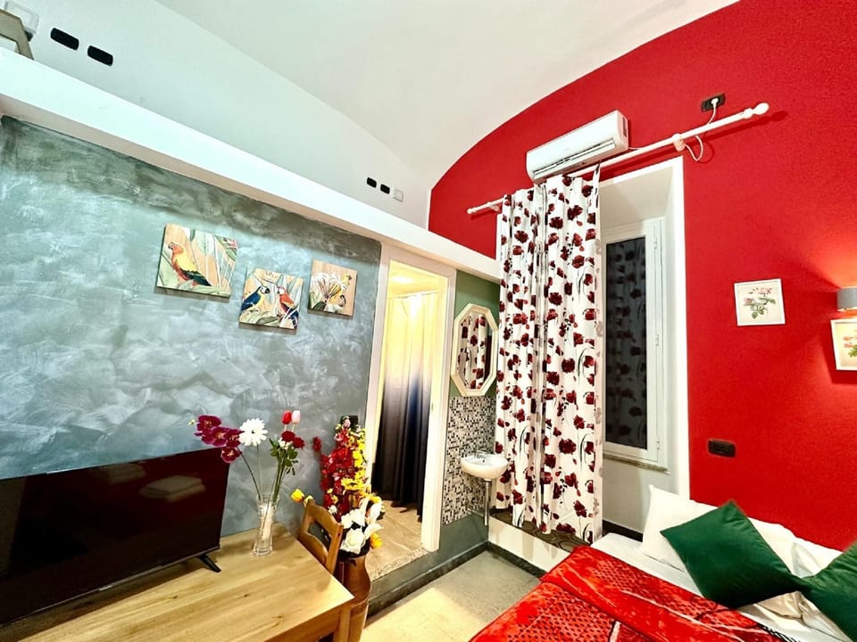 Economy Double or Twin Room, Courtyard View | Premium bedding, memory foam beds, individually decorated