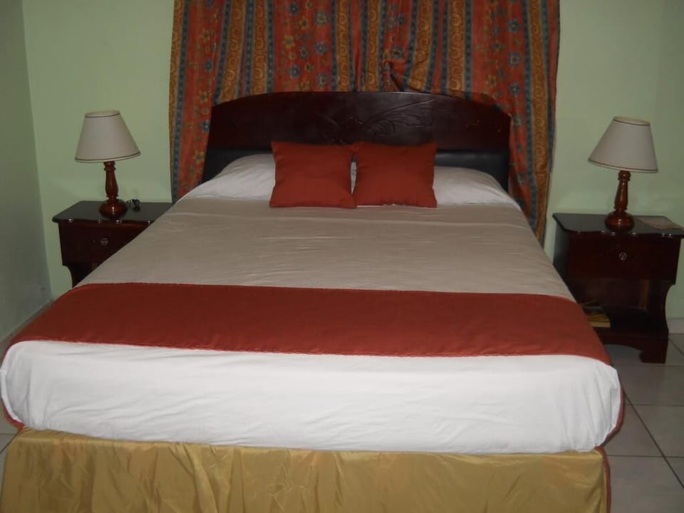 Superior Room | Desk, laptop workspace, iron/ironing board, free WiFi