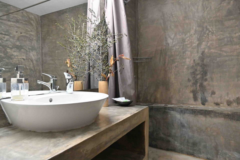 Apartment, 2 Bedrooms | Bathroom | Shower, hair dryer
