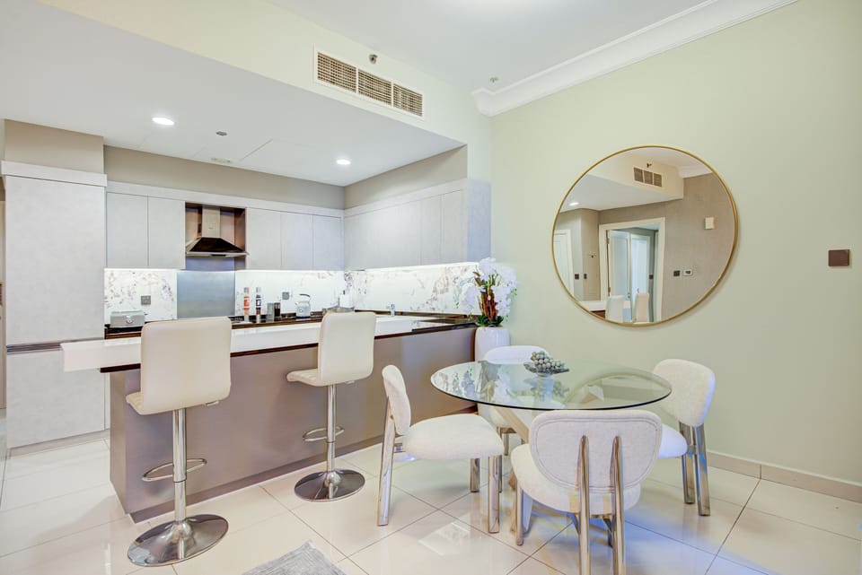 Deluxe Apartment | Private kitchen | Full-size fridge, microwave