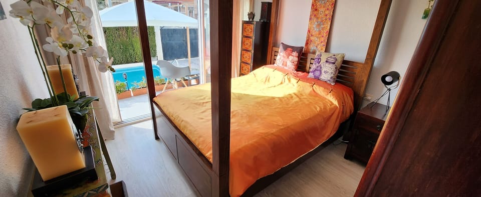 Deluxe Double Room, 1 Queen Bed, Non Smoking, Pool View | Individually decorated, individually furnished, free WiFi, bed sheets
