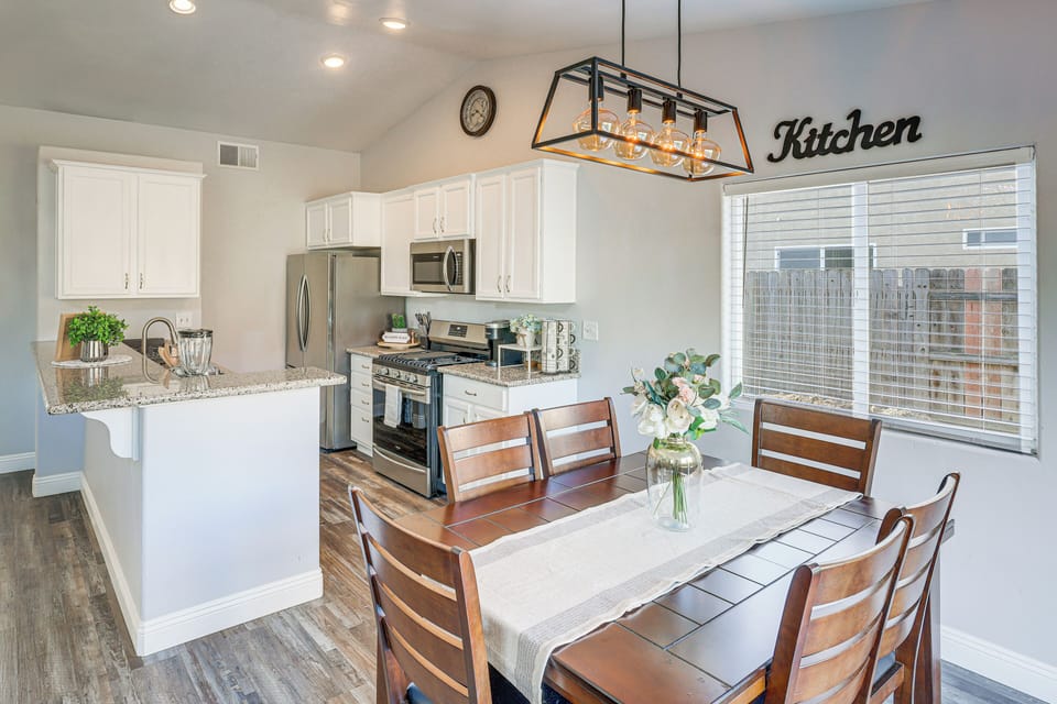 House (3 Bedrooms) | Interior