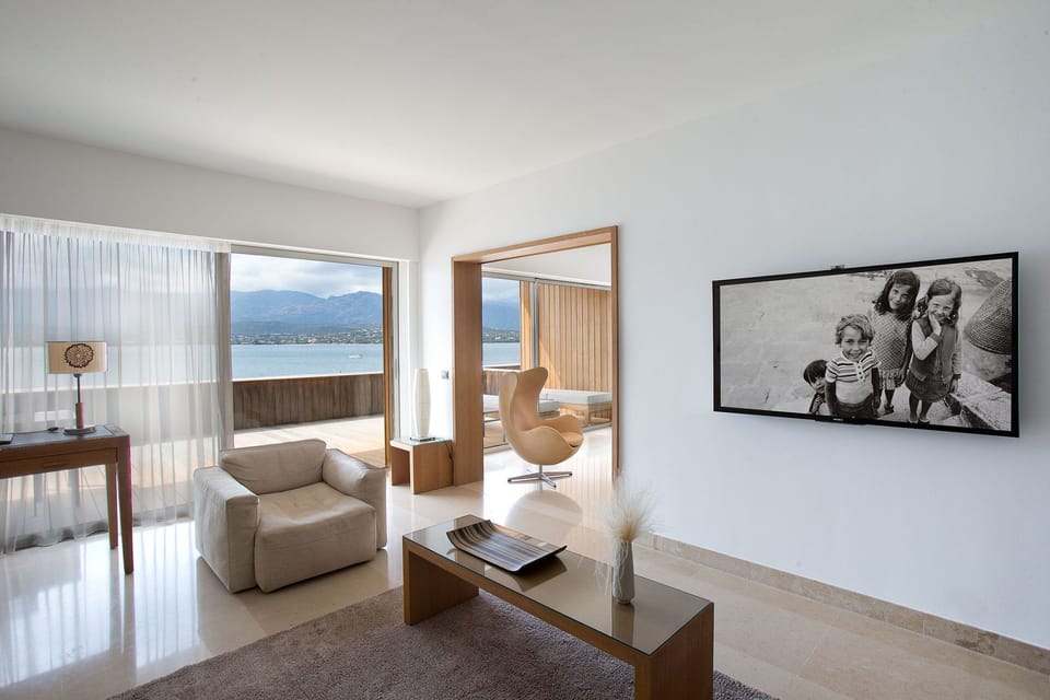 Deluxe Suite | Premium bedding, minibar, in-room safe, desk