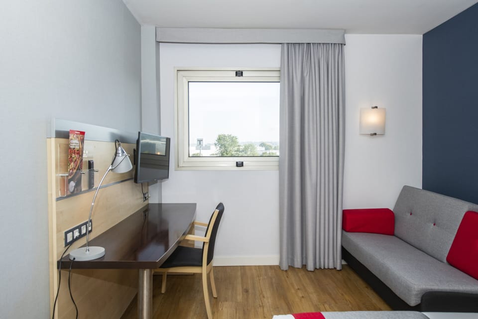 Standard Room, 1 Double Bed with Sofa bed (Free Breakfast) | Desk, blackout drapes, soundproofing, free cribs/infant beds