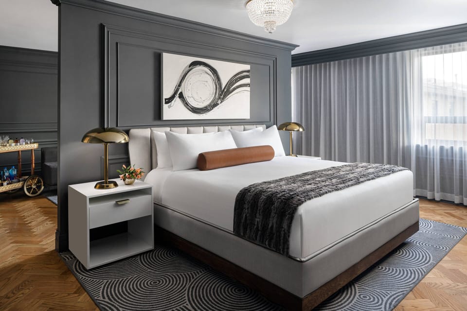 Junior Suite, 1 King Bed | In-room safe, desk, laptop workspace, blackout drapes