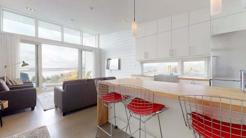 Deluxe Loft, 1 Bedroom, Not Ocean Front | Living area | 60-inch flat-screen TV with cable channels, TV