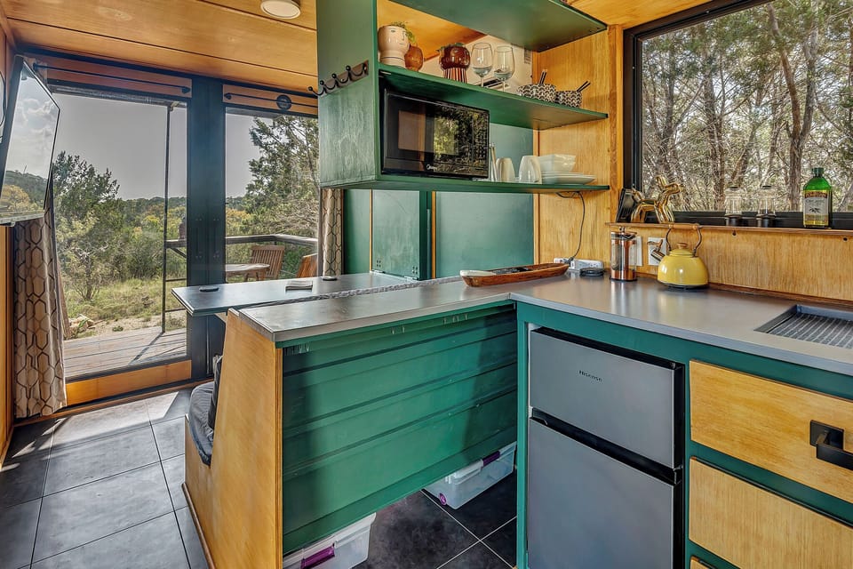 Exclusive Cabin, 1 Double Bed, Balcony, Valley View | Private kitchen | Mini-fridge, stovetop, coffee/tea maker, cookware/dishes/utensils
