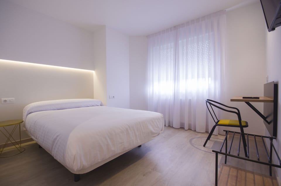 Deluxe Double Room, 1 Double Bed | Desk, free WiFi, bed sheets, wheelchair access