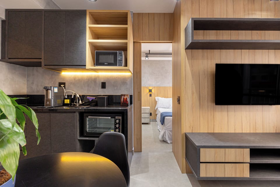 Deluxe Studio, City View | Living area | 43-inch flat-screen TV with digital channels, Netflix