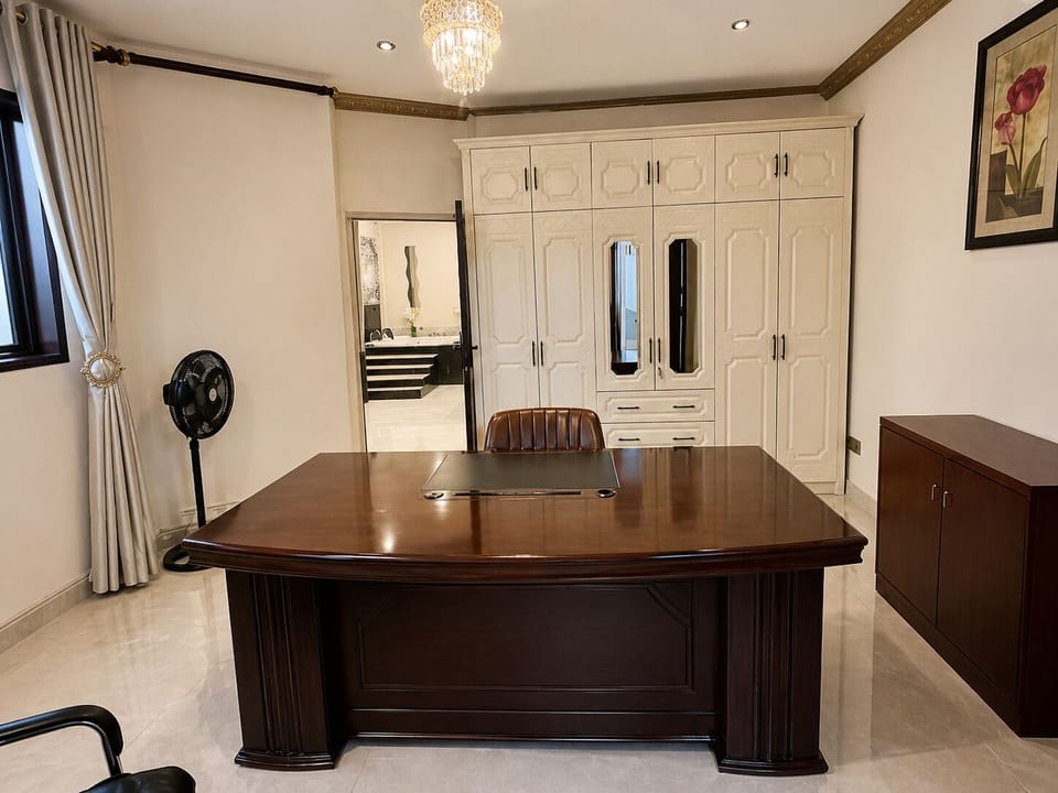 Executive Apartment | In-room business center