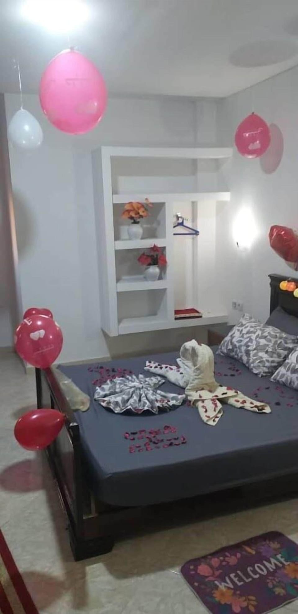 Family Room | 20 bedrooms, WiFi (free)