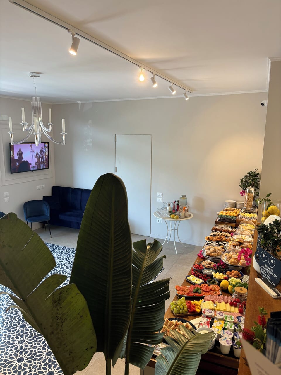 Daily buffet breakfast (EUR 10 per person)