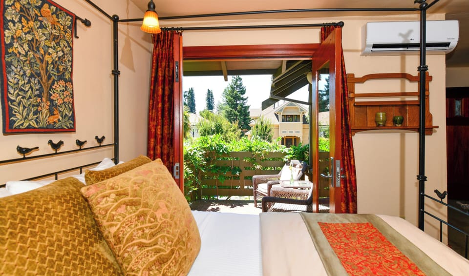 08 Superior king spa with fireplace | View from room