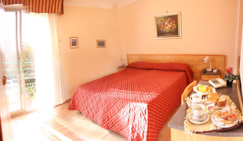 Double Room | In-room safe, rollaway beds, free WiFi