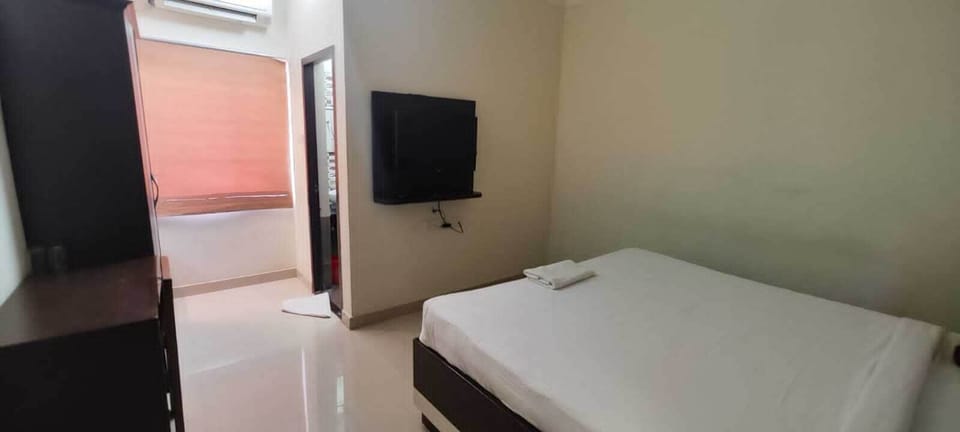 Deluxe Double Room | Desk, soundproofing, iron/ironing board, free WiFi