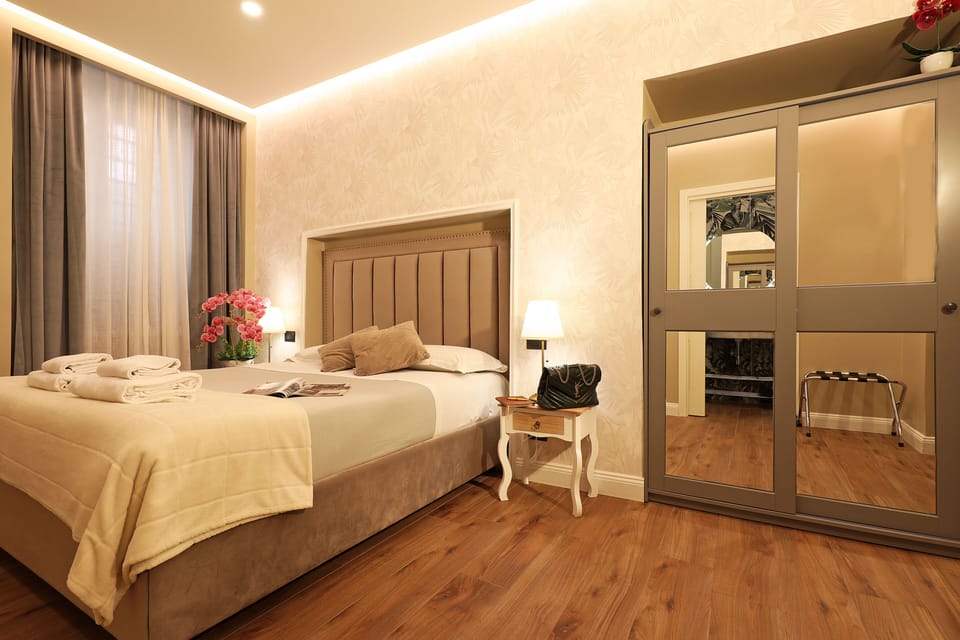 Deluxe Room | In-room safe, blackout drapes, soundproofing