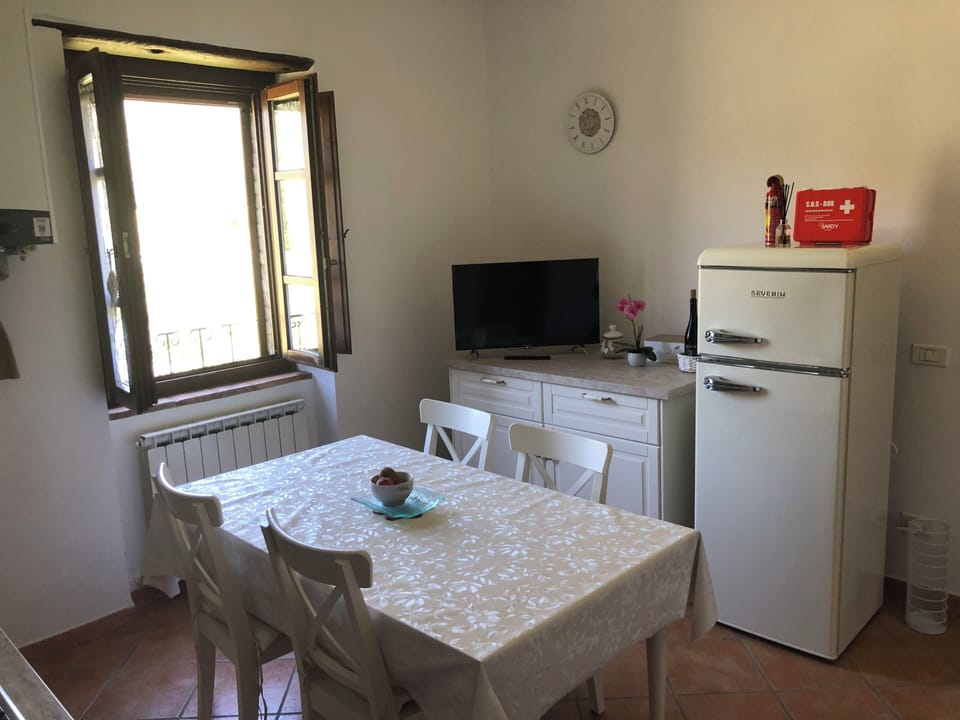 Apartment | Dining