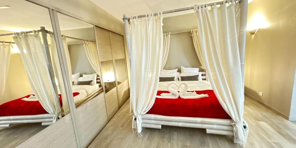 Honeymoon Room, Garden View | Bed sheets