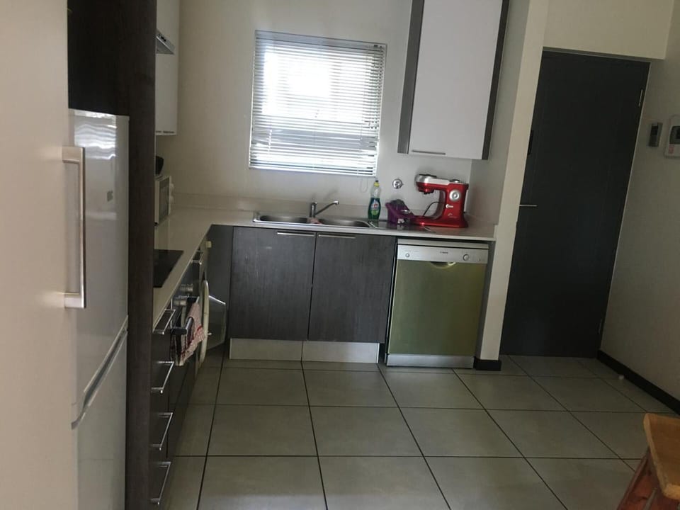 Apartment | Private kitchen | Fridge, microwave, oven, stovetop