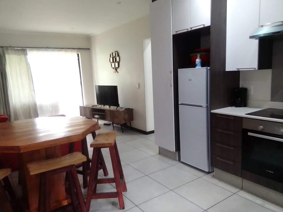 Apartment | Private kitchen | Fridge, microwave, oven, stovetop