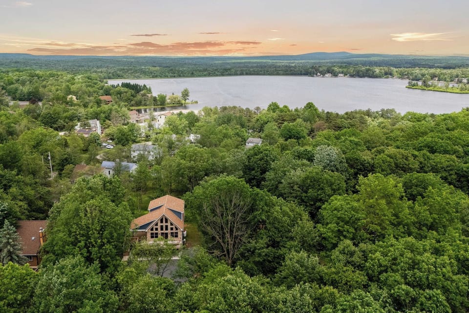 House (6 Bedrooms) | Interior
