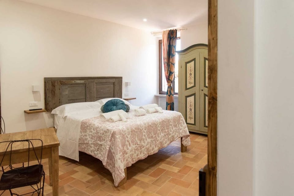 Standard Double Room, Private Bathroom | Premium bedding, down comforters, Tempur-Pedic beds