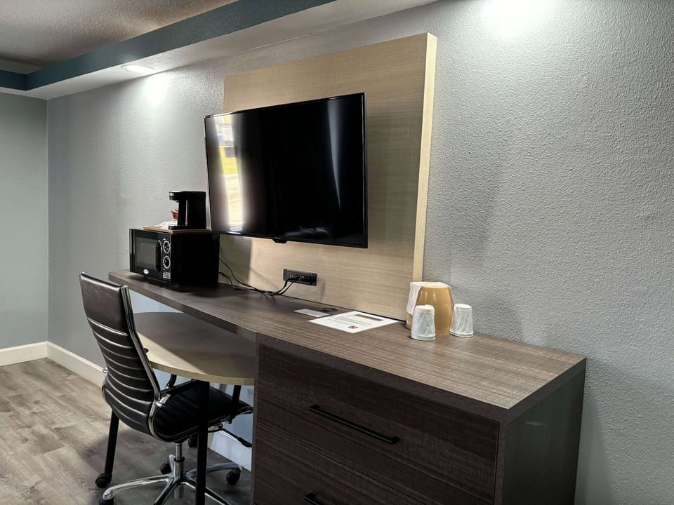Desk, iron/ironing board, free WiFi, bed sheets