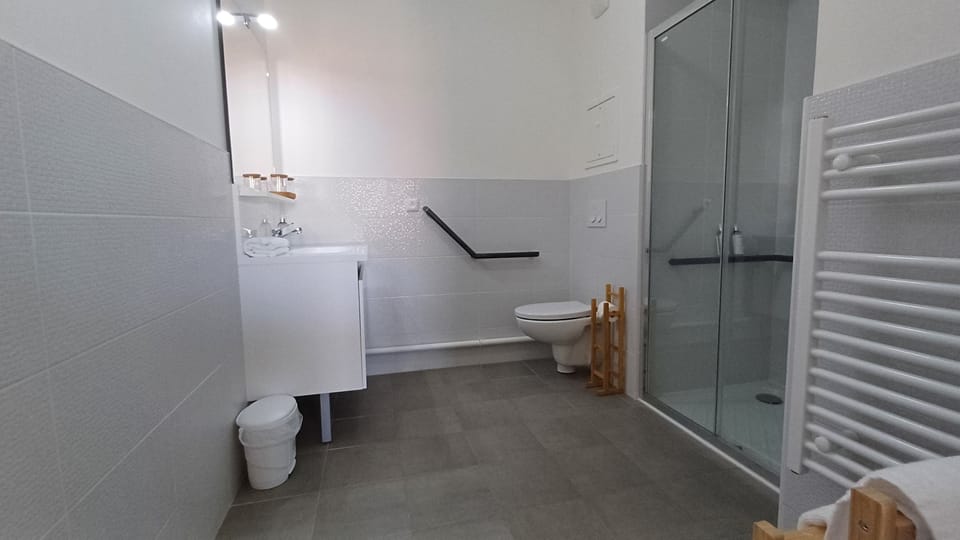 Classic Room | Bathroom | Hair dryer