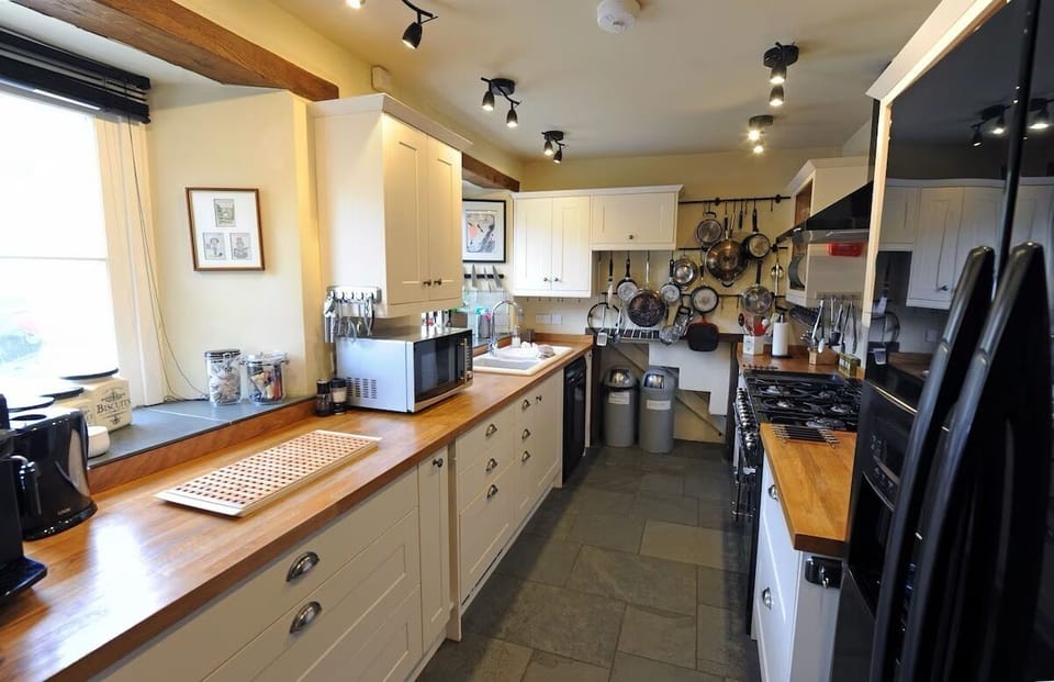 Microwave, oven, stovetop, dishwasher