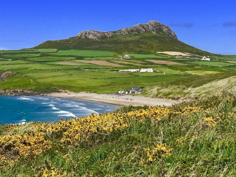 Upper Porthmawr - 5 Bedroom Cottage - Whitesands Cottage in Saint Davids