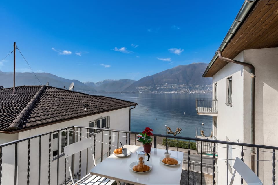 Family Apartment, 1 Bedroom, Balcony, Lakeside (Garden on the lake 1 -Vira Gambarogno) | Rooftop terrace