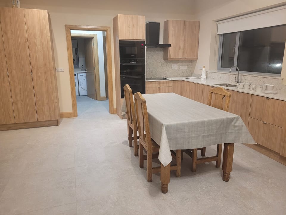 Cottage | Dining