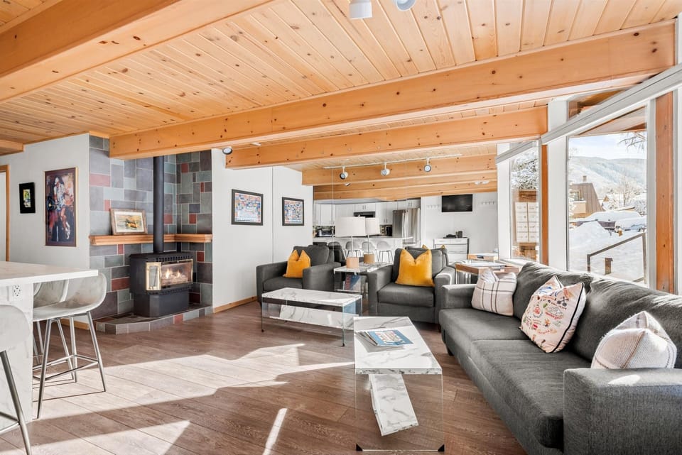 Condo, 3 Bedrooms | Living area | Smart TV