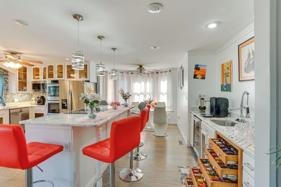 House (6 Bedrooms) | Interior