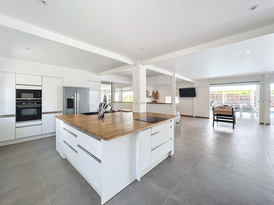 Design Villa, 4 Bedrooms, Kitchen, Poolside | Private kitchen | Electric kettle