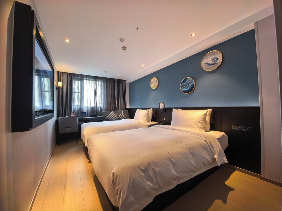 Standard Twin Room | Premium bedding, down comforters, minibar (free items), desk