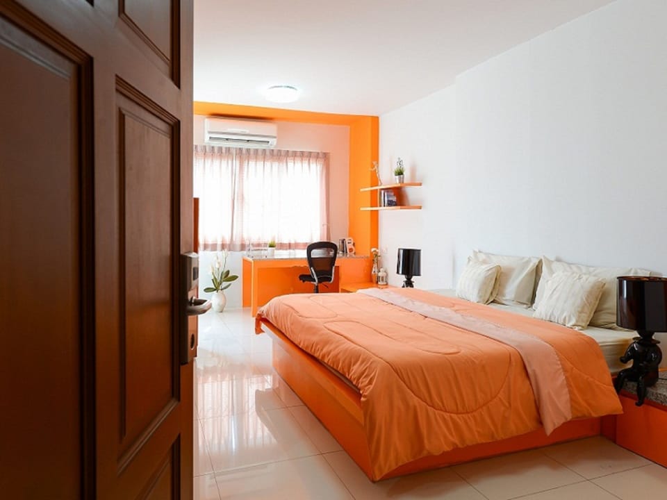 Standard Room, 1 King Bed | Free WiFi, bed sheets