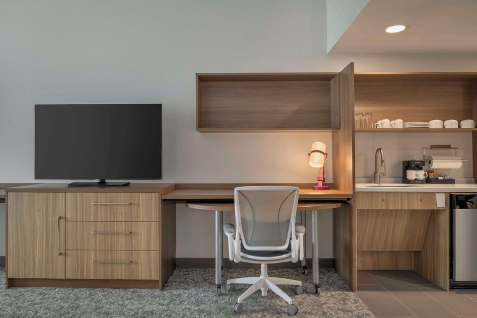 Iron/ironing board, free WiFi