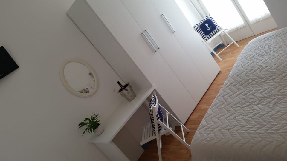 Double Room | In-room safe, desk, cribs/infant beds, rollaway beds